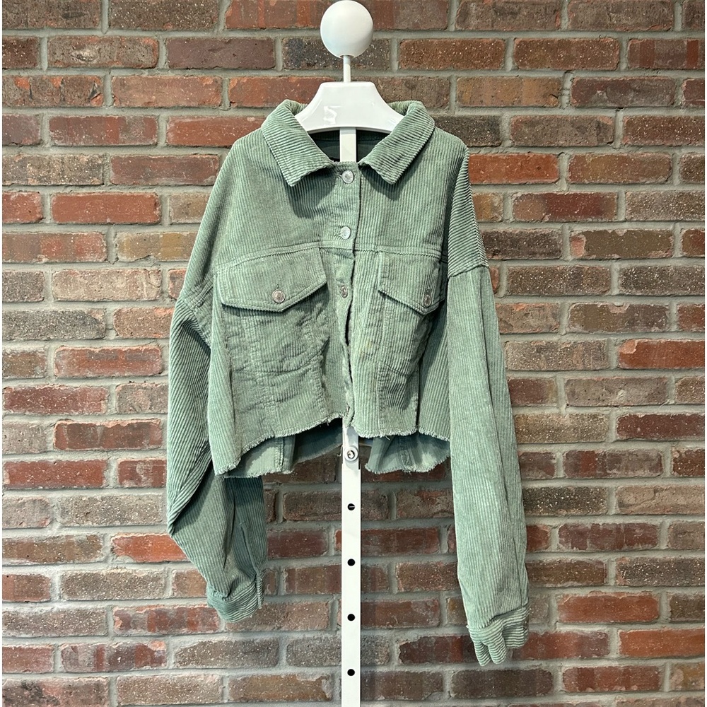 NWOT Forever 21 Corduroy Cropped Sage Green Oversized Jacket Size Small